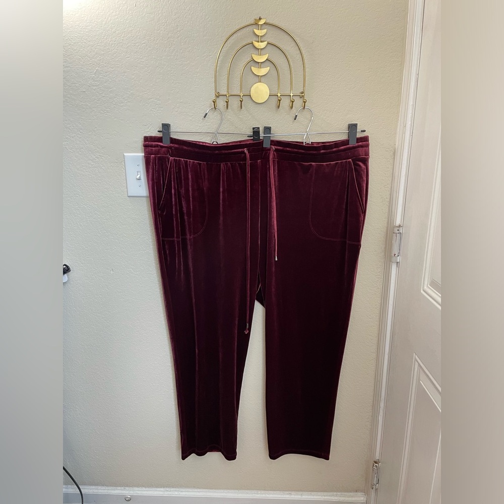 5X Torrid Red Velvet Joggers